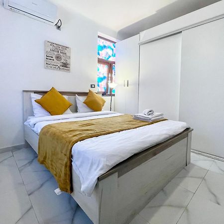 White Studio ブカレスト エクステリア 写真